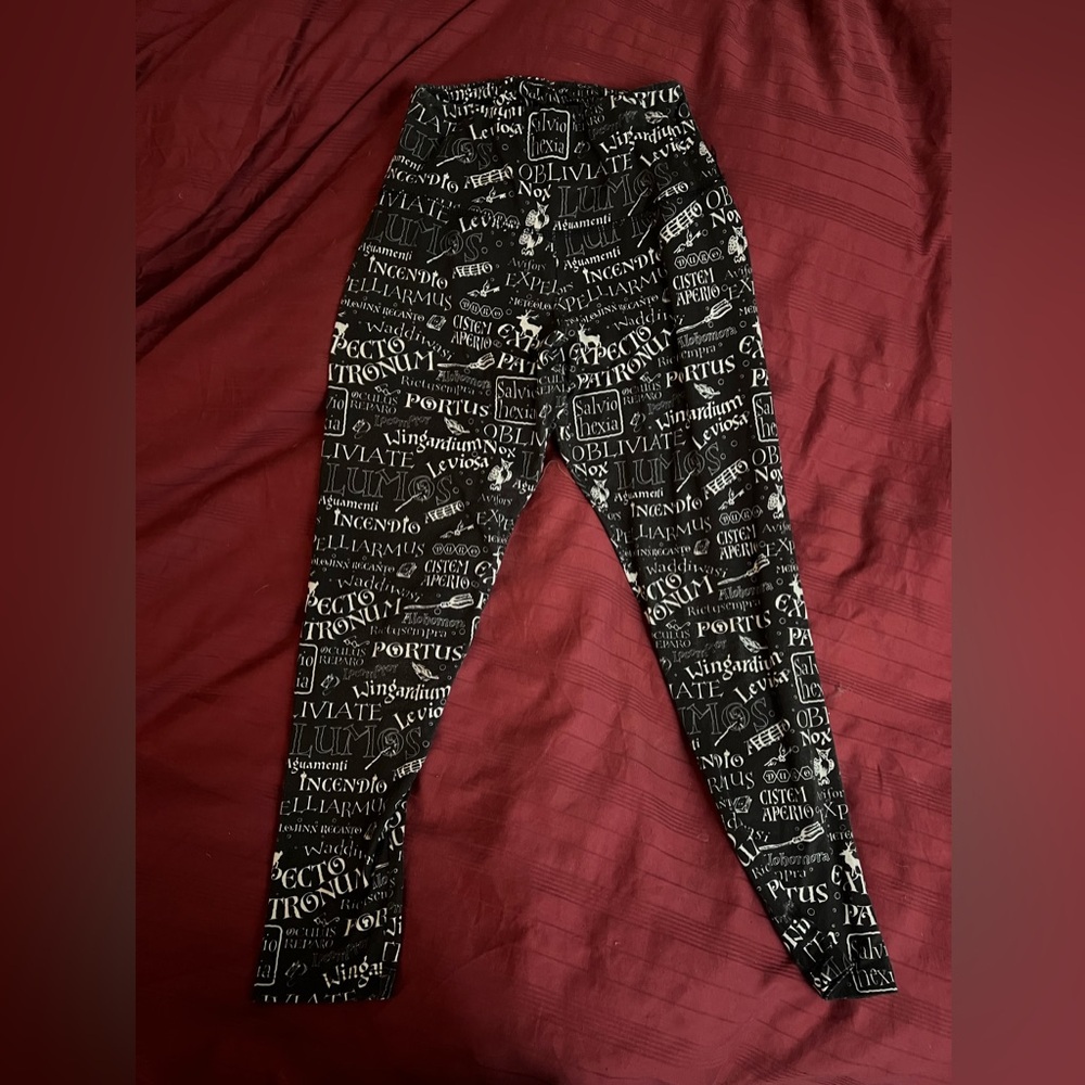 Harry Potter leggings from Daigon Alley Universal Studios Orlando Flirida
